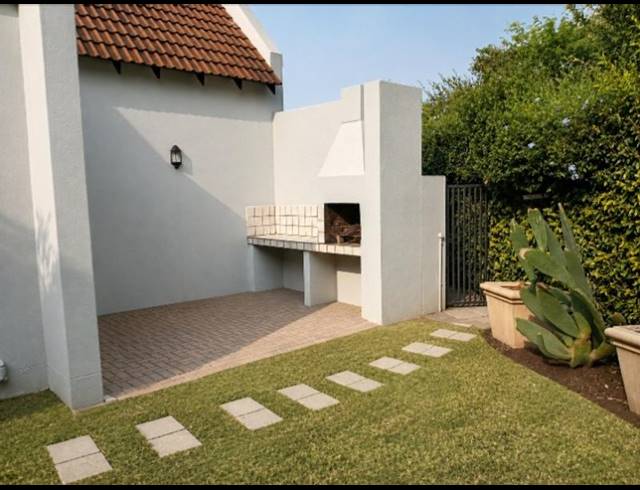 3 BEDROOM TOWNHOUSE FOR SALE IN MAGALIESSIG